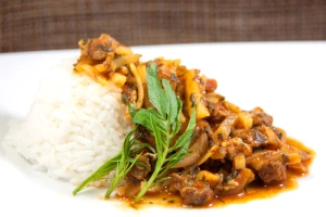 plato de olluquito con carne