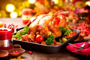 imagen de un pavo al horno navideño