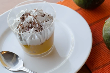 Delicioso vaso de suspiro de limeña